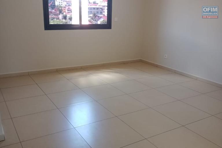 Un appartement T4 non meubl&eacute; ou meubl&eacute; sur Cit&eacute; planton