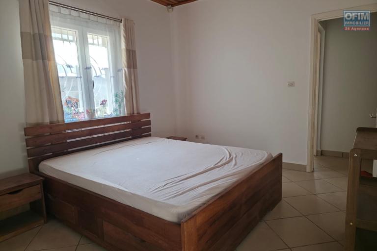 Villa plain-pied F4 avec piscine b&acirc;tie sur un terrain de 525 m2 &agrave; vendre - Manazary Ambatobe