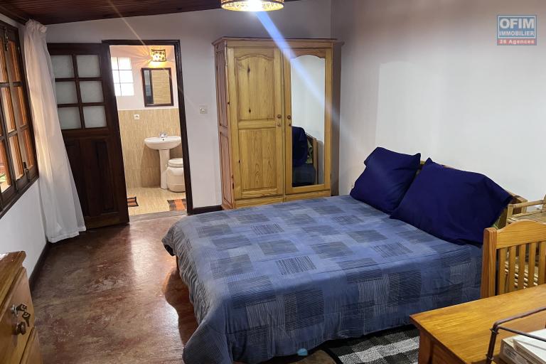 Un appartement T2 meubl&eacute; &agrave; Ambaranjana