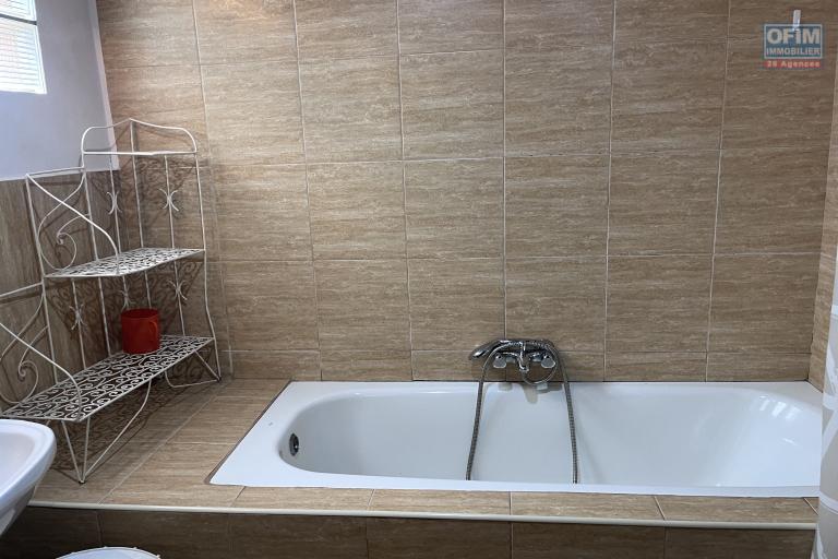 Un appartement T2 meubl&eacute; &agrave; Ambaranjana