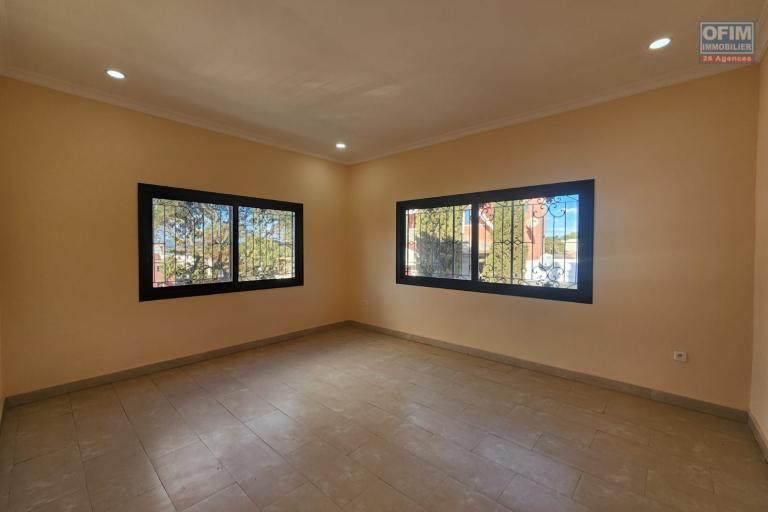 En location une maison r&eacute;nov&eacute;e &agrave; &eacute;tage F5 non loin de l'a&eacute;roport avec acc&egrave;s facile situ&eacute;e &agrave; Ankadindravola Ivato