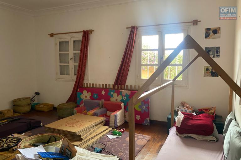 Location Maison / Villa ANTANANARIVO (TANANARIVE) – photo 6 sur 14 – Chambre