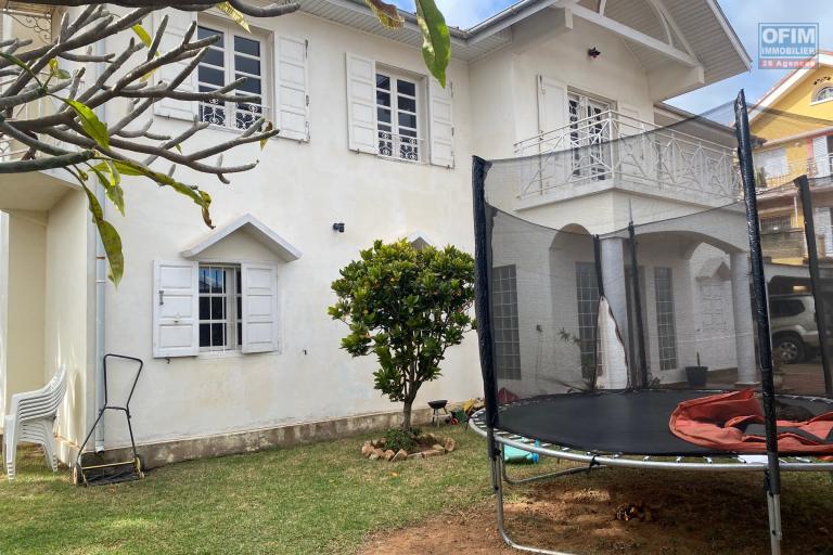 Location Maison / Villa ANTANANARIVO (TANANARIVE) – photo 14 sur 14 – Façade