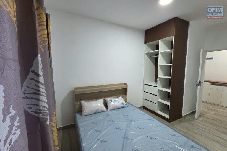 A louer Bel appartement T4 meublé à Ambatobe dans une résidence sécurisée à 10 minutes à pied du lycée français et LEADER PRICE