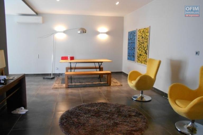 Une villa F4 avec piscine sécurisée à Ankadimbahoaka