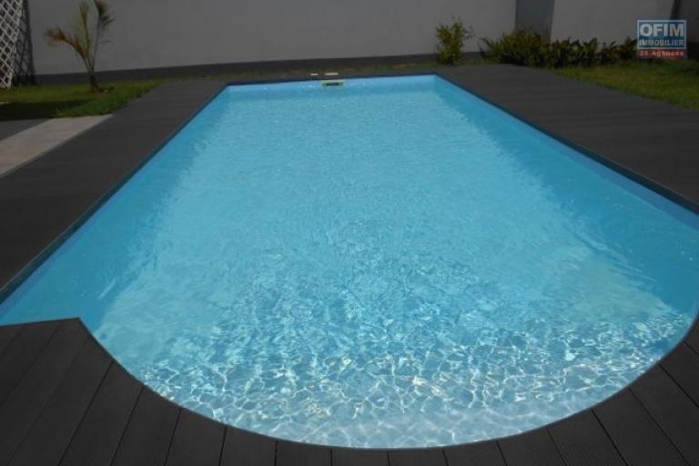 Une villa F4 avec piscine sécurisée à Ankadimbahoaka