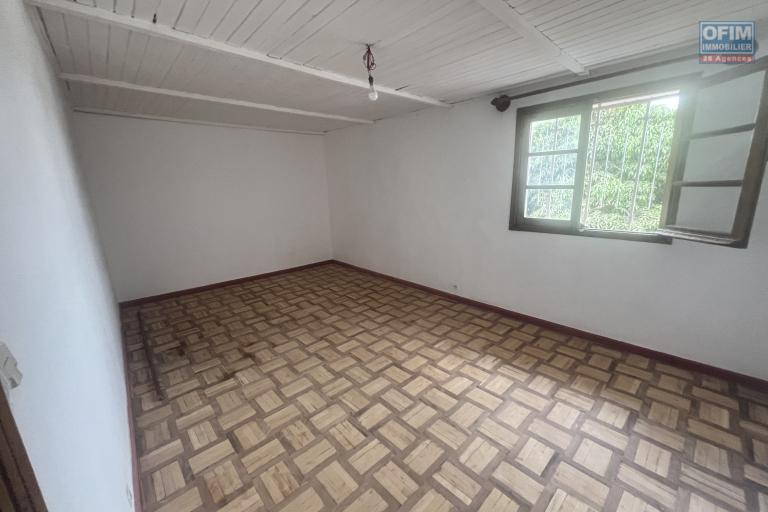 A louer un appartement T4 à Ambohibao