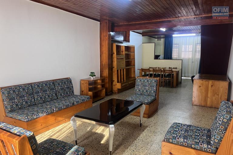 Un appartement T3 en duplex dans une résidence sécurisée à Tanjombato