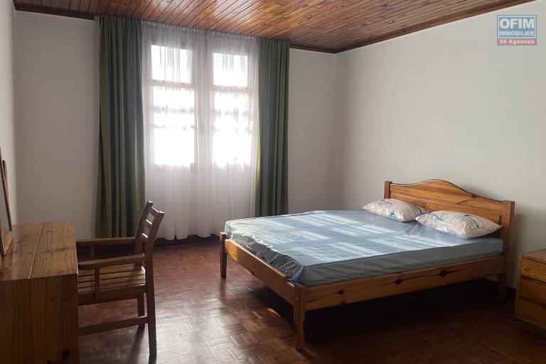 Un appartement T3 en duplex dans une résidence sécurisée à Tanjombato