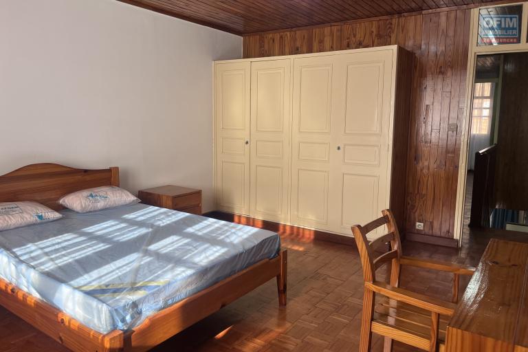 Un appartement T3 en duplex dans une résidence sécurisée à Tanjombato