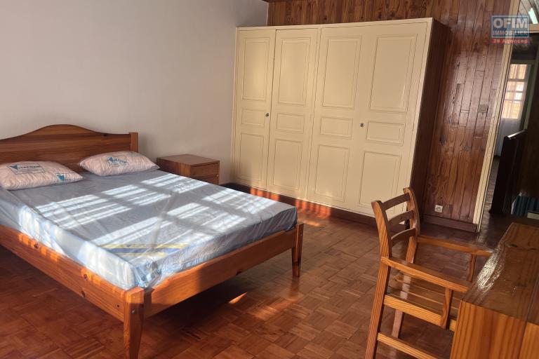 Un appartement T3 en duplex dans une résidence sécurisée à Tanjombato