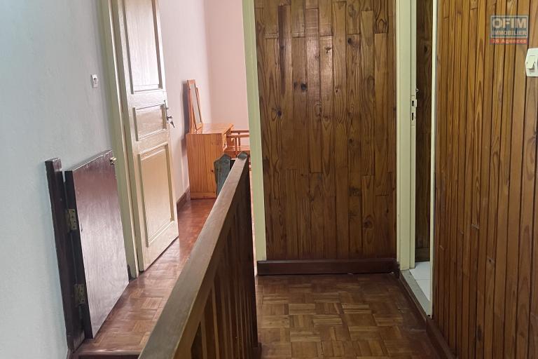 Un appartement T3 en duplex dans une résidence sécurisée à Tanjombato