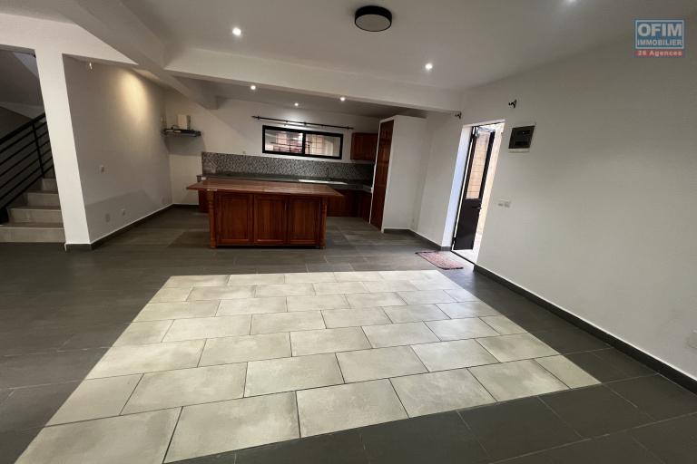 Grande villa F5 à vendre à Saropody Tanjombato