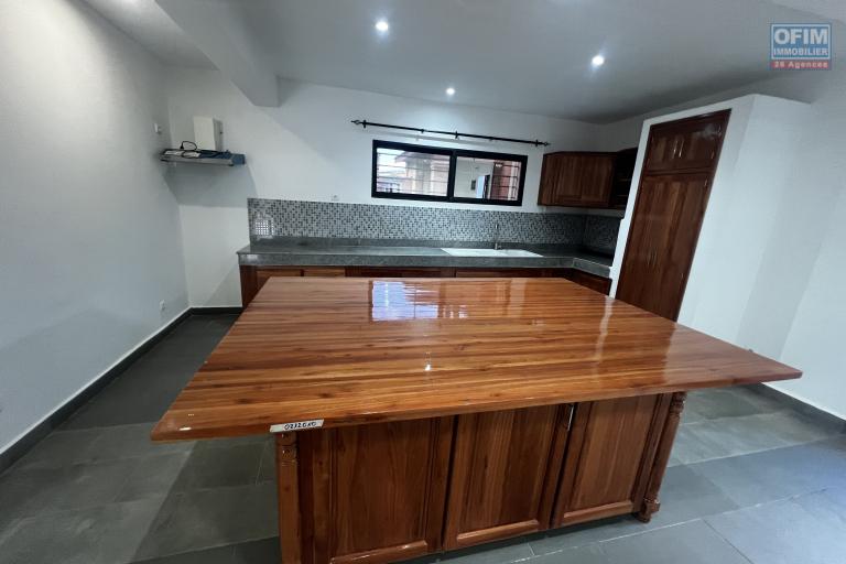 Grande villa F5 à vendre à Saropody Tanjombato