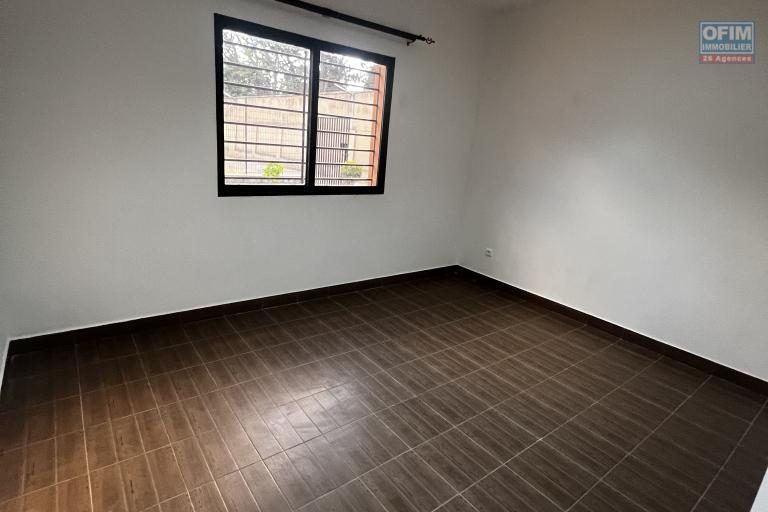 Grande villa F5 à vendre à Saropody Tanjombato