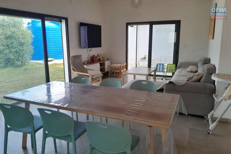 A vendre belle propriété avec un villa F3 et dépendance à Ampitatafika