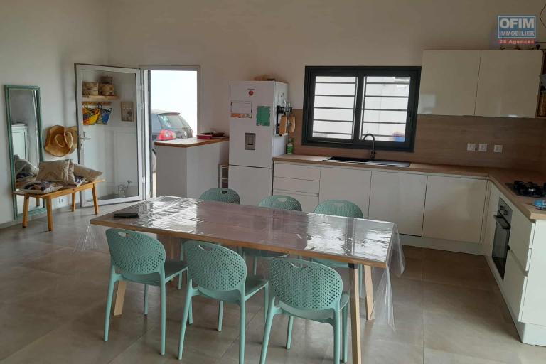 A vendre belle propriété avec un villa F3 et dépendance à Ampitatafika