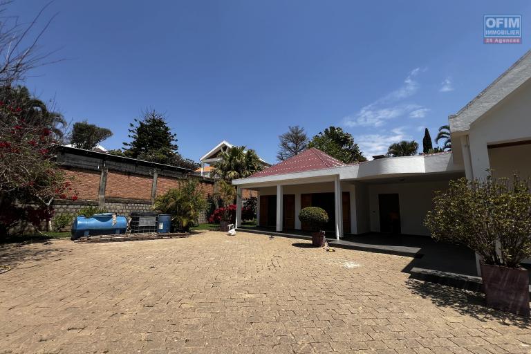A louer villa neuve F4 meublé +appartement T2 meublé à Avarabohitra Itaosy