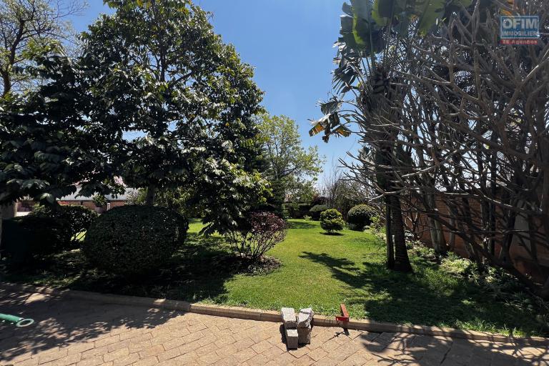 A louer villa neuve F4 meublé +appartement T2 meublé à Avarabohitra Itaosy