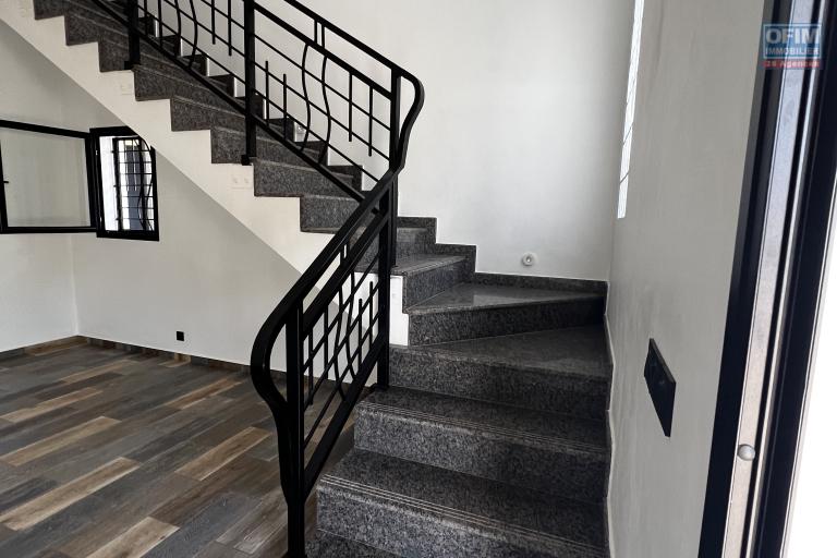 Loft spacieux T4 à louer à Avarabohitra Itaosy