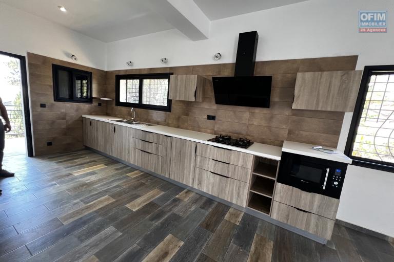 Loft spacieux T4 à louer à Avarabohitra Itaosy