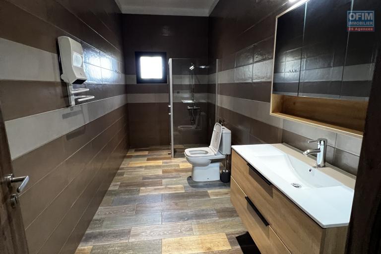 Loft spacieux T4 à louer à Avarabohitra Itaosy