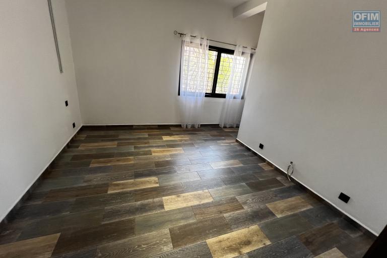Loft spacieux T4 à louer à Avarabohitra Itaosy