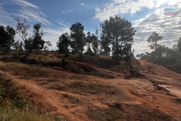 A vendre grand terrain à Imeritsiatosika