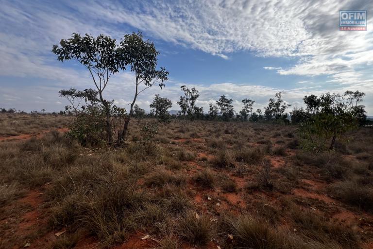 A vendre grand terrain à Imeritsiatosika
