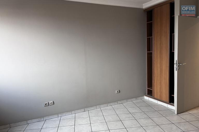 Un appartement T4 en duplex avec vue à Ambatonakanga