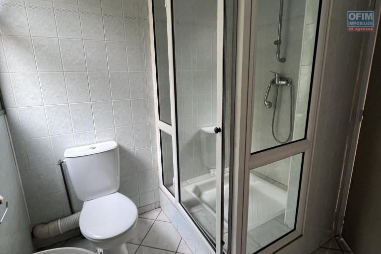 Un appartement T4 en duplex avec vue à Ambatonakanga
