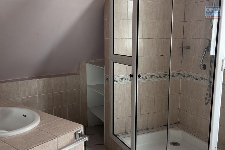 Un appartement T4 en duplex avec vue à Ambatonakanga