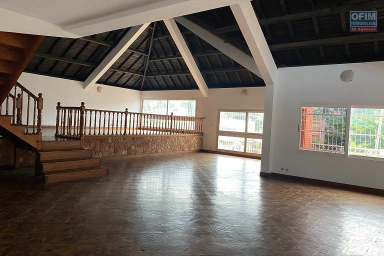 Une grande maison F7 pour habitation ou bureau à Ambohimiandra