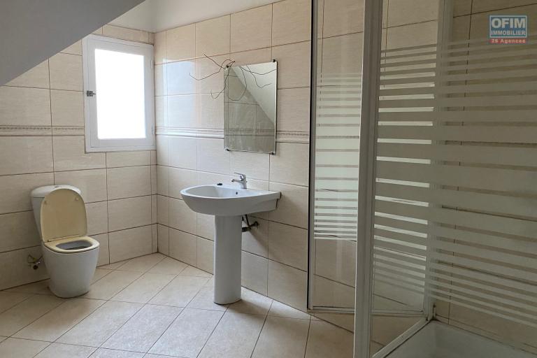 Une grande maison F7 pour habitation ou bureau à Ambohimiandra