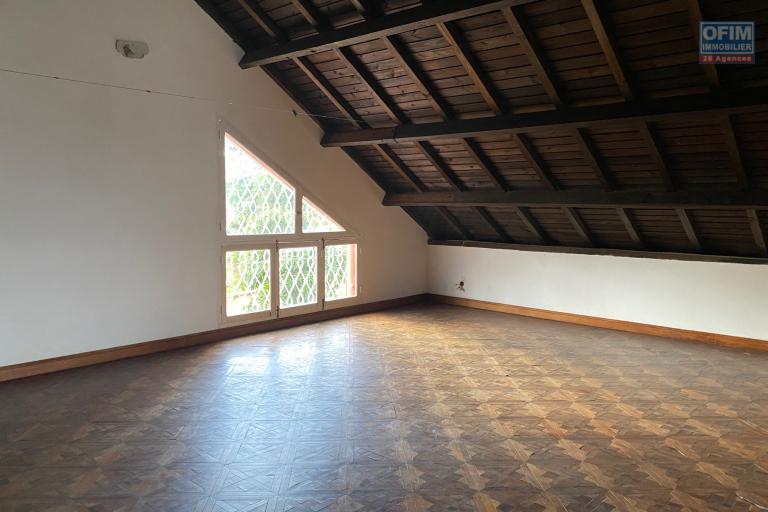 Une grande maison F7 pour habitation ou bureau à Ambohimiandra