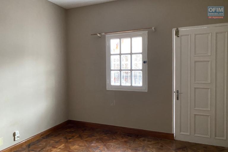 Une grande maison F7 pour habitation ou bureau à Ambohimiandra