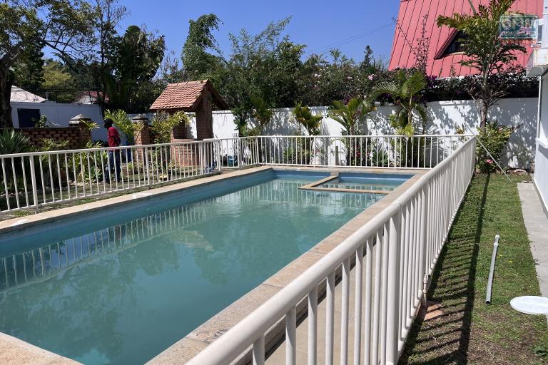 Location Maison / Villa ANTANANARIVO (TANANARIVE) – photo 2 sur 14 – Piscine
