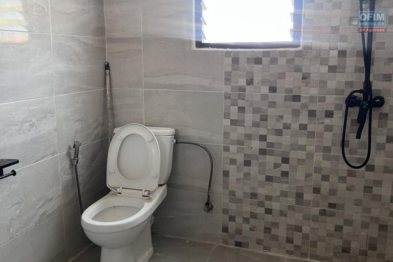 Location Local professionnel ANTANANARIVO (TANANARIVE) – photo 5 sur 6 – WC