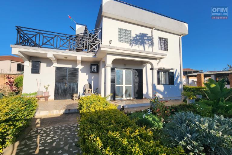 Vente Maison / Villa ANTANANARIVO (TANANARIVE) – photo 2 sur 44 – Façade