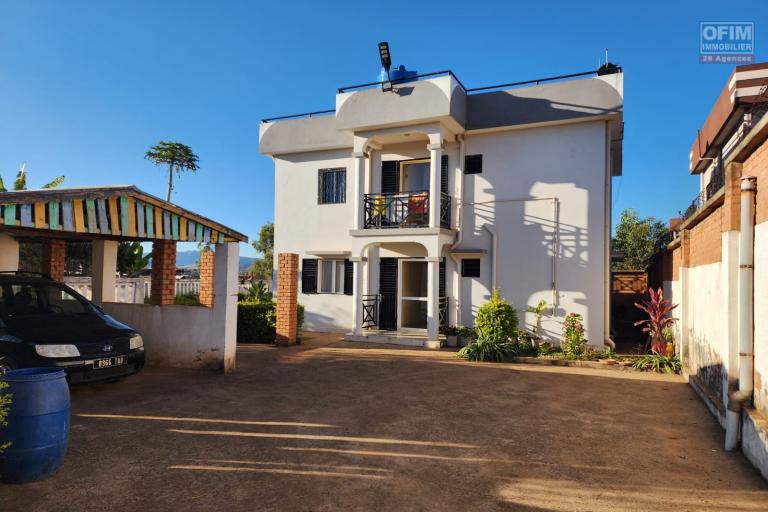 Vente Maison / Villa ANTANANARIVO (TANANARIVE) – photo 3 sur 44 – Façade