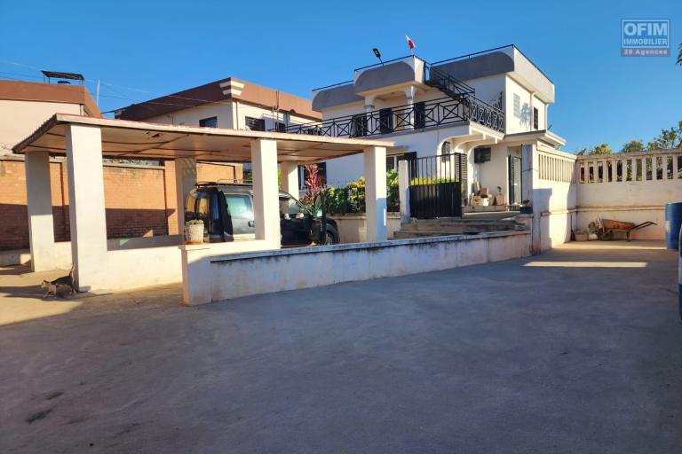 Vente Maison / Villa ANTANANARIVO (TANANARIVE) – photo 4 sur 44 – Façade