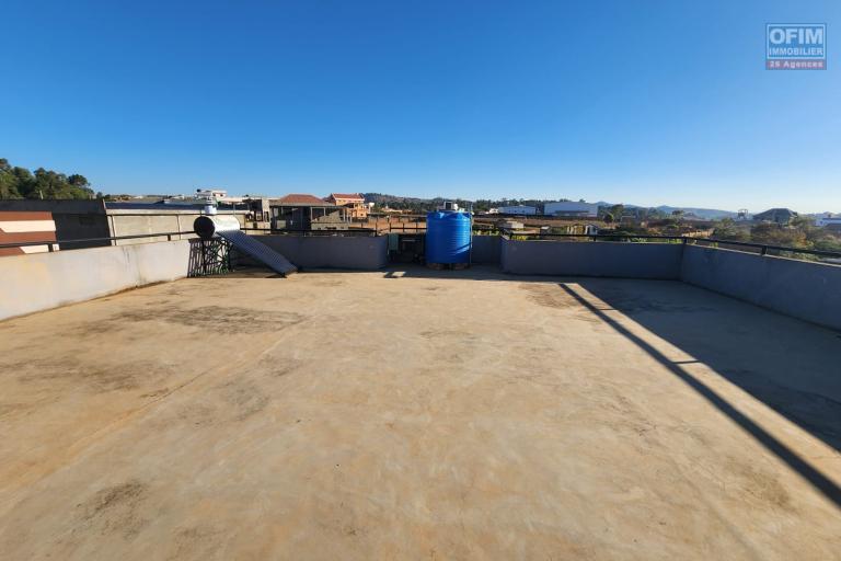 Vente Maison / Villa ANTANANARIVO (TANANARIVE) – photo 18 sur 44 – Terrasse
