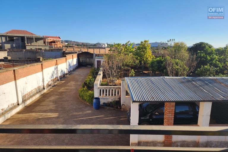 Vente Maison / Villa ANTANANARIVO (TANANARIVE) – photo 35 sur 44 – Cour