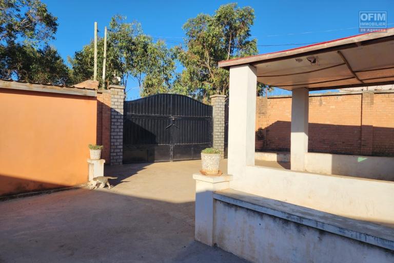 Vente Maison / Villa ANTANANARIVO (TANANARIVE) – photo 41 sur 44 – Cour