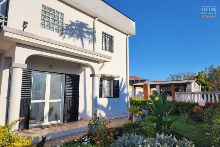 Vente Maison / Villa ANTANANARIVO (TANANARIVE) – photo 42 sur 44 – Façade