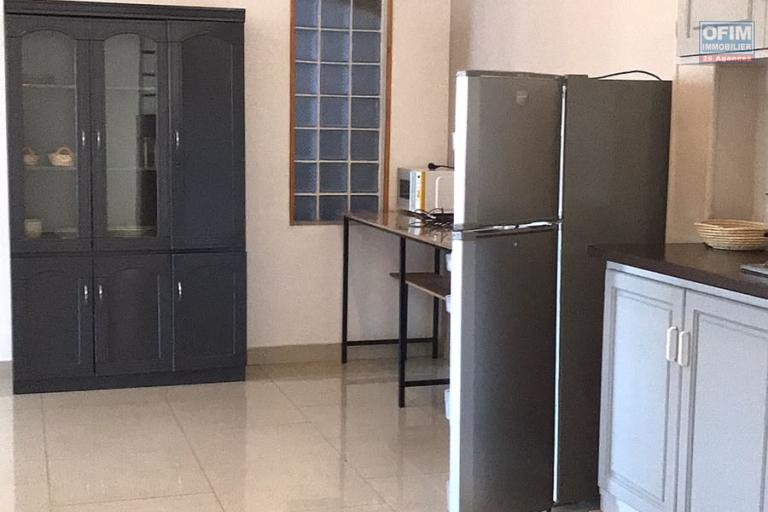 Location Appartement ANTANANARIVO (TANANARIVE) – photo 3 sur 10 – Cuisine