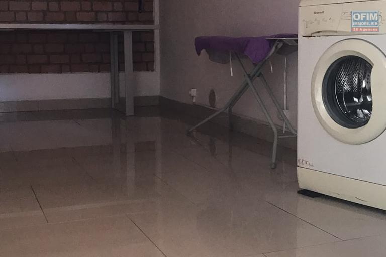 Location Appartement ANTANANARIVO (TANANARIVE) – photo 8 sur 10 – Buanderie