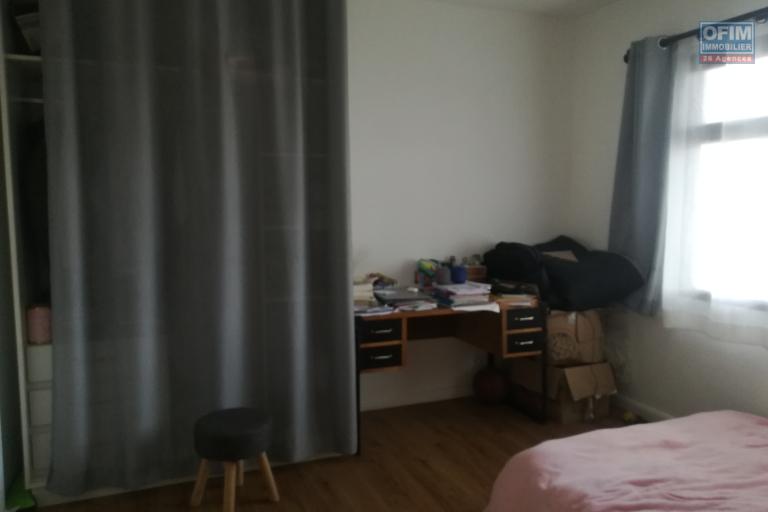 Location Appartement ANTANANARIVO (TANANARIVE) – photo 8 sur 13 – Chambre