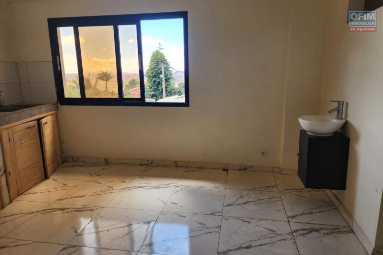 Location Appartement ANTANANARIVO (TANANARIVE) – photo 4 sur 11