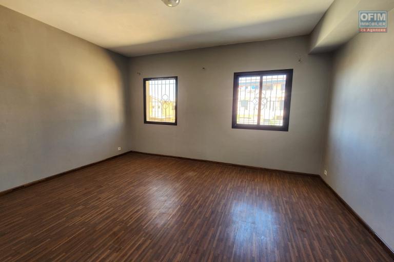 Location Appartement ANTANANARIVO (TANANARIVE) – photo 8 sur 11